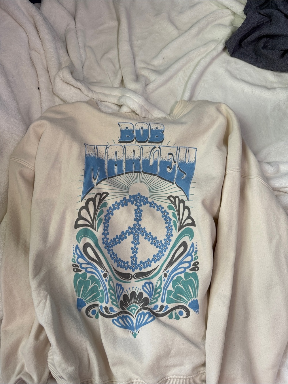 American Eagle Cream Pullover Hoodie
